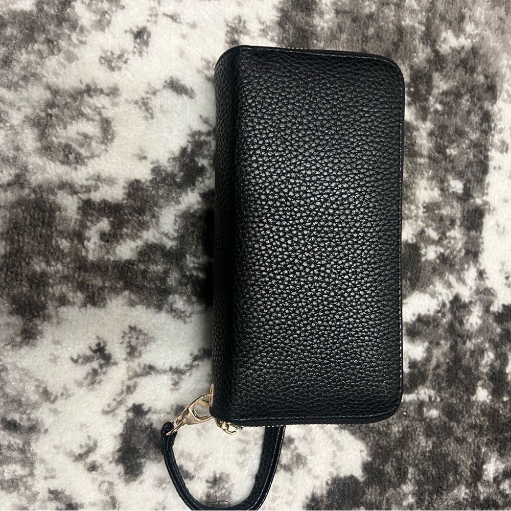 Michael Kors Black Wallet with Gold Logo - Picture 2 of 4